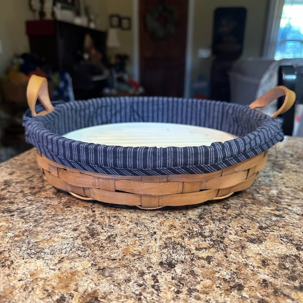 Woven Basket LINER AND BACON COOKER HOLDS A PIE PLATE